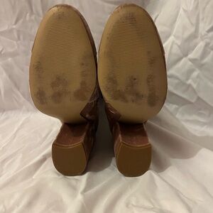 Crushed velvet heeled booties